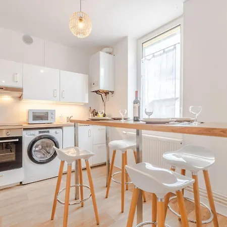 3 Appts - 3 A 7 Lits - Parfait 6 A 10 Pers - Max 29 Pers - 1 Immeuble - Convivialite, Rentabilite ------ English - 3 Apts - 3 To 7 Beds - Ideal For 6 To 10 Guests - Up To 29 - Same Building -- Cattenom Hettange-Grande Exterior photo