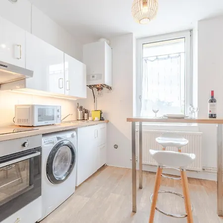 3 Appts - 3 A 7 Lits - Parfait 6 A 10 Pers - Max 29 Pers - 1 Immeuble - Convivialite, Rentabilite ------ English - 3 Apts - 3 To 7 Beds - Ideal For 6 To 10 Guests - Up To 29 - Same Building -- Cattenom Hettange-Grande Exterior photo