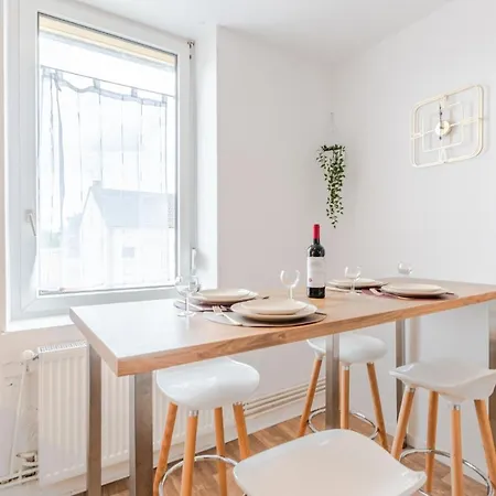 3 Appts - 3 A 7 Lits - Parfait 6 A 10 Pers - Max 29 Pers - 1 Immeuble - Convivialite, Rentabilite ------ English - 3 Apts - 3 To 7 Beds - Ideal For 6 To 10 Guests - Up To 29 - Same Building -- Cattenom Hettange-Grande Exterior photo