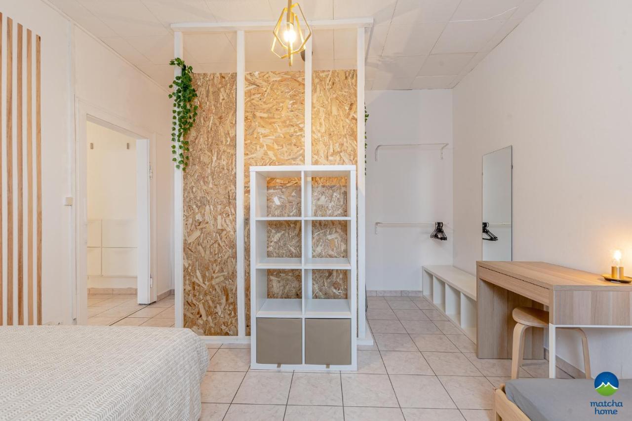 3 Appts - 3 A 7 Lits - Parfait 6 A 10 Pers - Max 29 Pers - 1 Immeuble - Convivialite, Rentabilite ------ - 3 Apts - 3 To 7 Beds - Ideal For 6 To 10 Guests - Up To 29 - Same Building -- Cattenom * Hettange-Grande