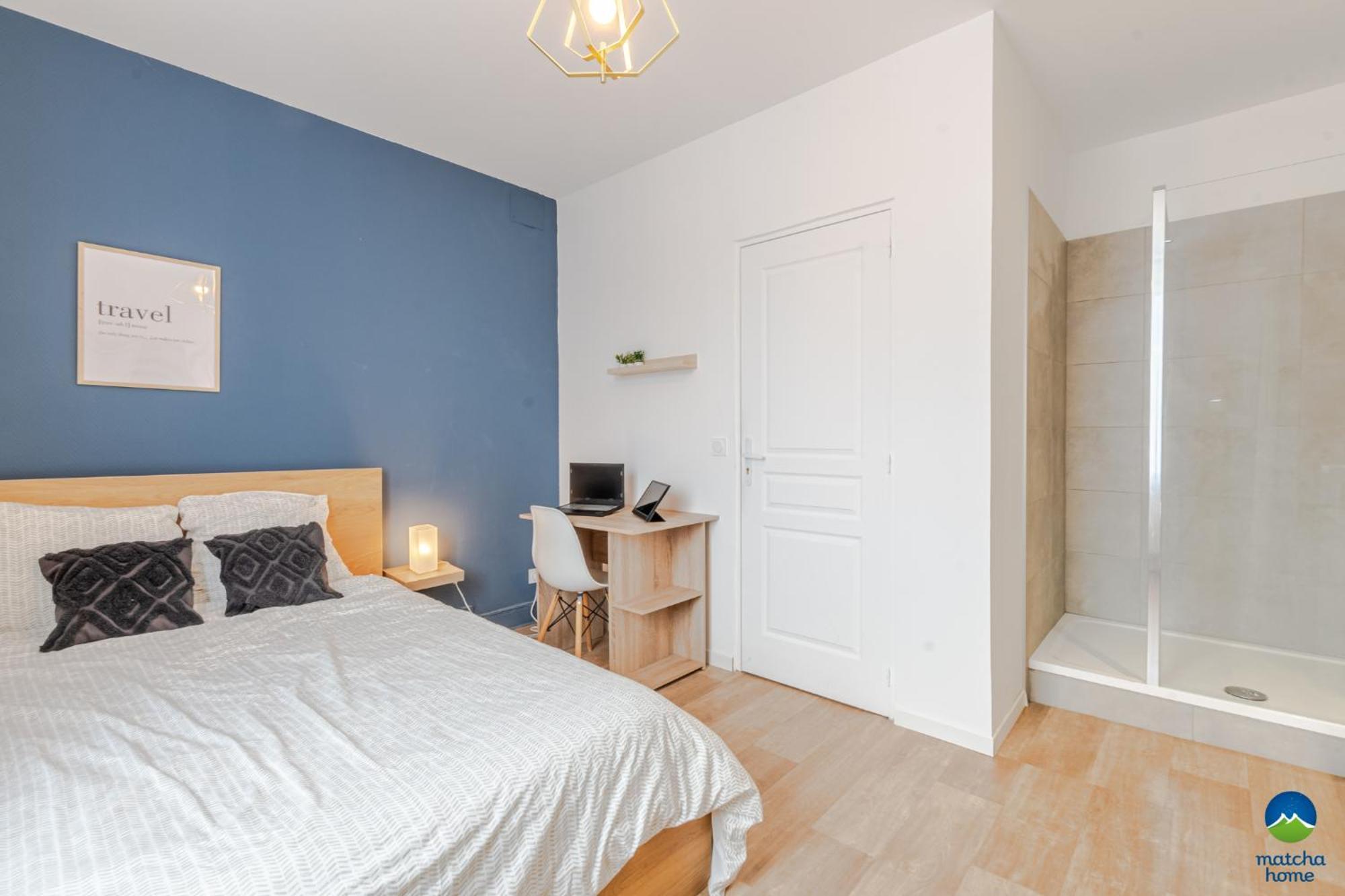 3 Appts - 3 A 7 Lits - Parfait 6 A 10 Pers - Max 29 Pers - 1 Immeuble - Convivialite, Rentabilite ------ - 3 Apts - 3 To 7 Beds - Ideal For 6 To 10 Guests - Up To 29 - Same Building -- Cattenom * Hettange-Grande