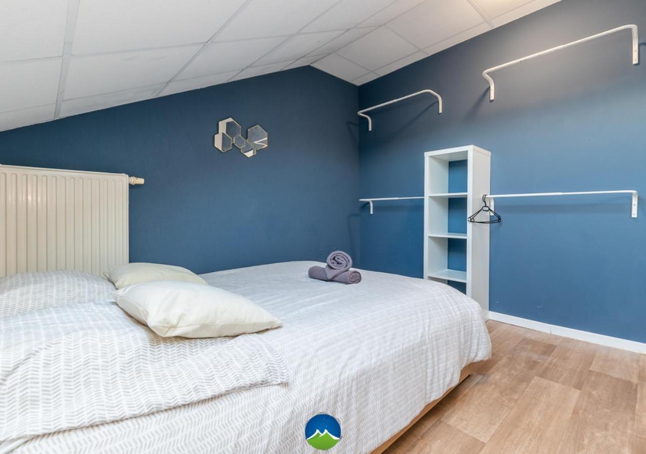 3 Appts - 3 A 7 Lits - Parfait 6 A 10 Pers - Max 29 Pers - 1 Immeuble - Convivialite, Rentabilite ------ - 3 Apts - 3 To 7 Beds - Ideal For 6 To 10 Guests - Up To 29 - Same Building -- Cattenom