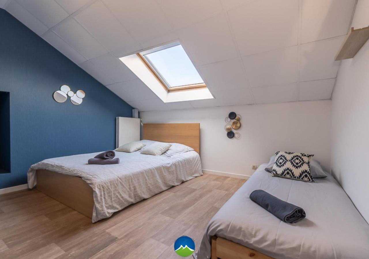 3 Appts - 3 A 7 Lits - Parfait 6 A 10 Pers - Max 29 Pers - 1 Immeuble - Convivialite, Rentabilite ------ - 3 Apts - 3 To 7 Beds - Ideal For 6 To 10 Guests - Up To 29 - Same Building -- Cattenom *