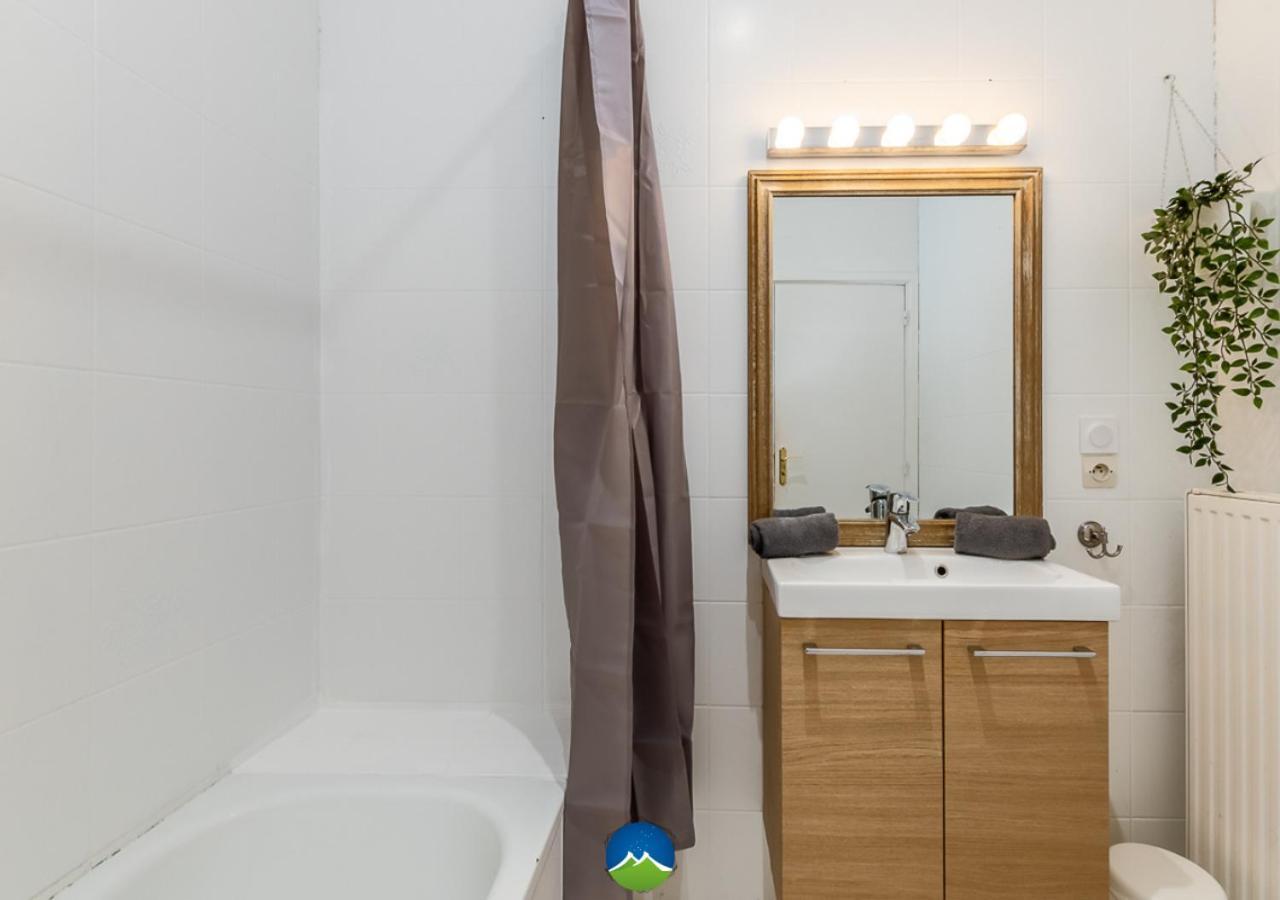 3 Appts - 3 A 7 Lits - Parfait 6 A 10 Pers - Max 29 Pers - 1 Immeuble - Convivialite, Rentabilite ------ - 3 Apts - 3 To 7 Beds - Ideal For 6 To 10 Guests - Up To 29 - Same Building -- Cattenom Hettange-Grande