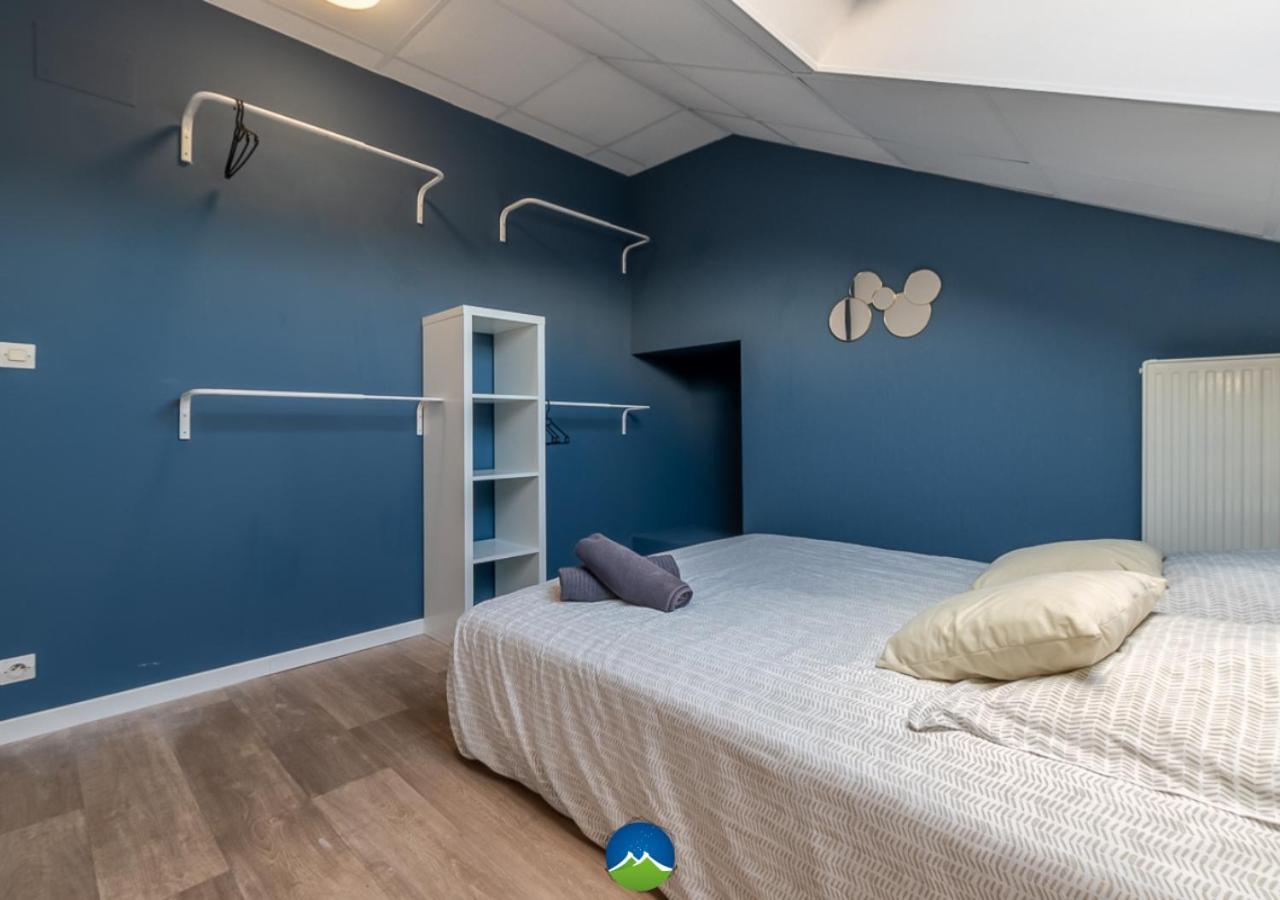3 Appts - 3 A 7 Lits - Parfait 6 A 10 Pers - Max 29 Pers - 1 Immeuble - Convivialite, Rentabilite ------ - 3 Apts - 3 To 7 Beds - Ideal For 6 To 10 Guests - Up To 29 - Same Building -- Cattenom